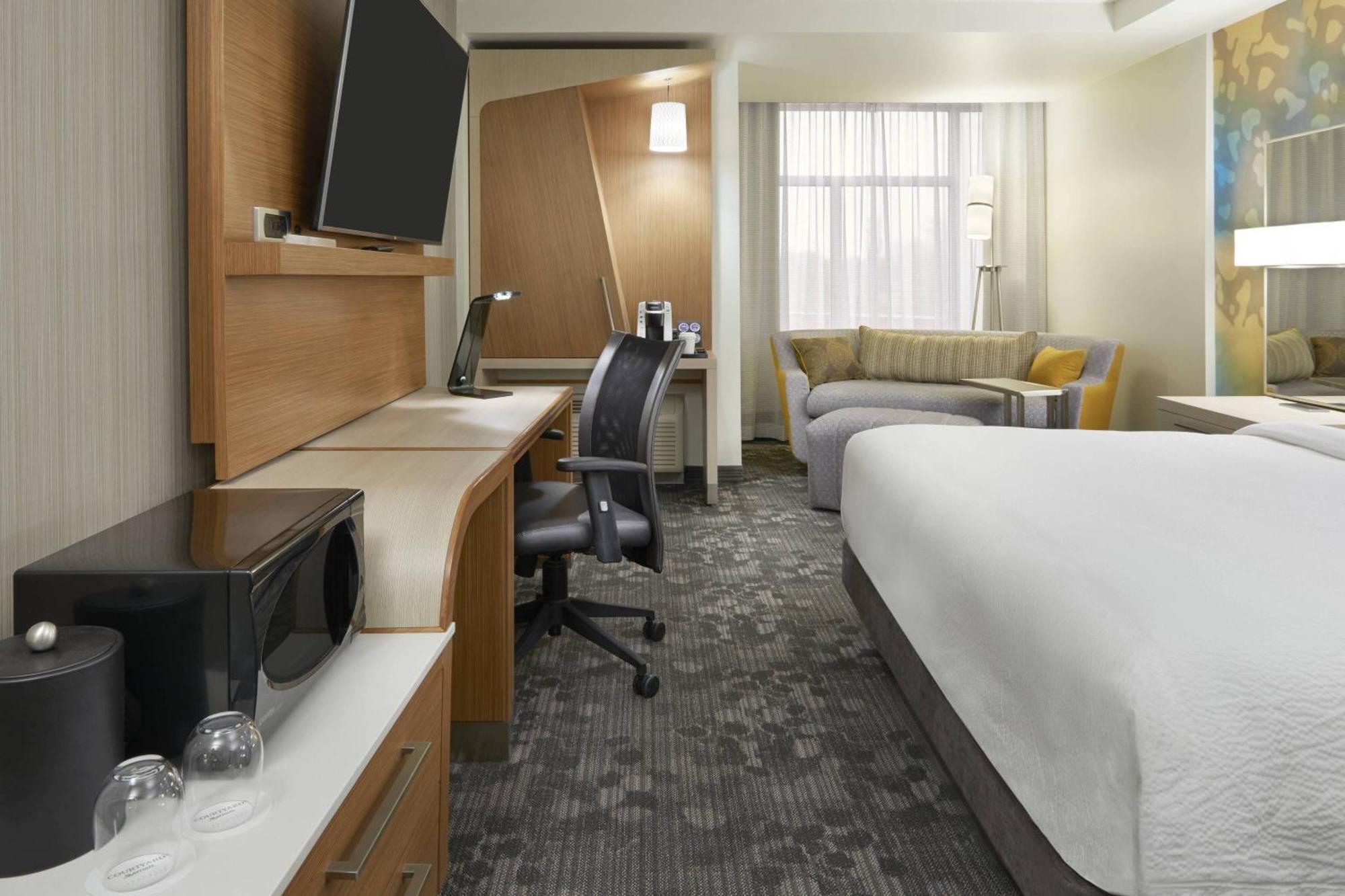 Courtyard By Marriott Oshawa Hotel Kültér fotó