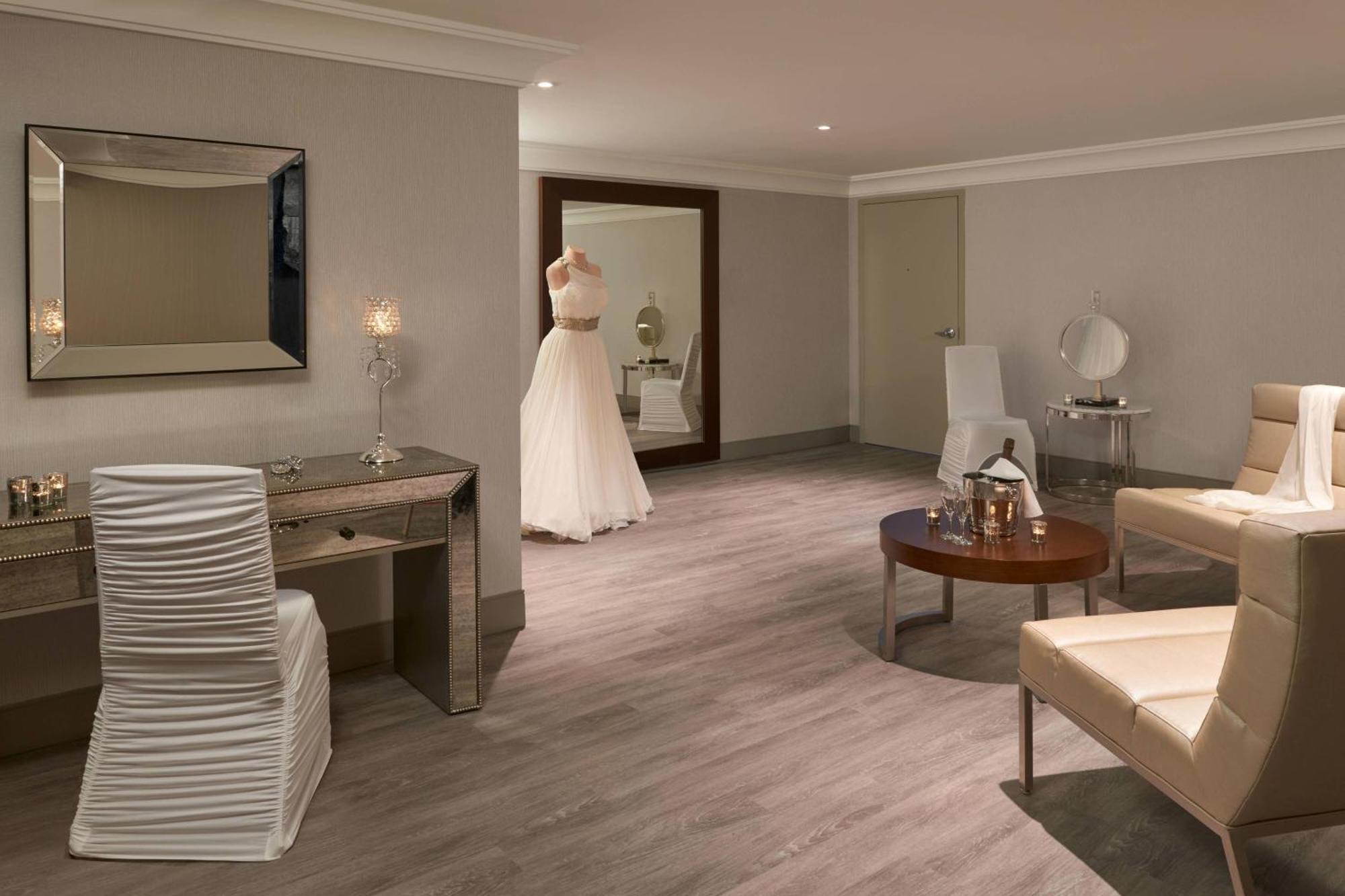 Courtyard By Marriott Oshawa Hotel Kültér fotó